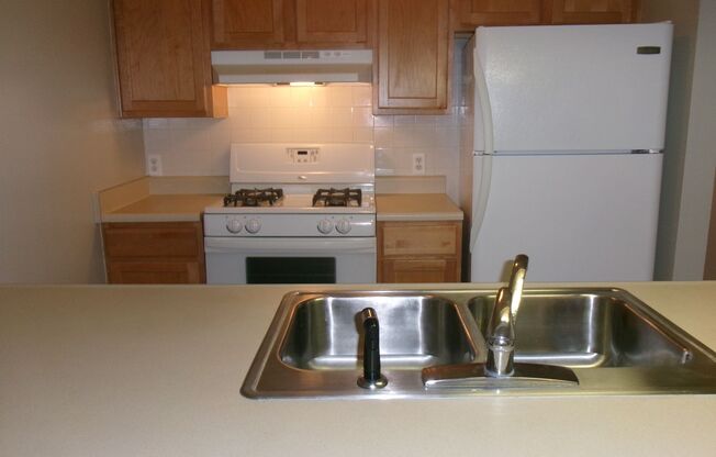 1 bed, 1 bath, 755 sqft, $1,014, Unit 5905G