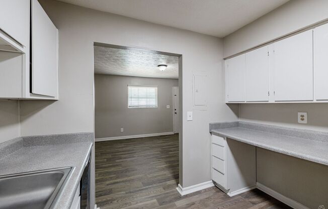 1 bed, 1 bath, 500 sqft, $995, Unit 77