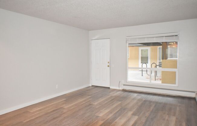 2 beds, 1 bath, 775 sqft, $1,395, Unit 450-8