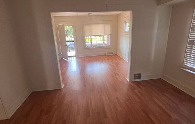 2 beds, 1 bath, 900 sqft, $875, Unit Unit #1