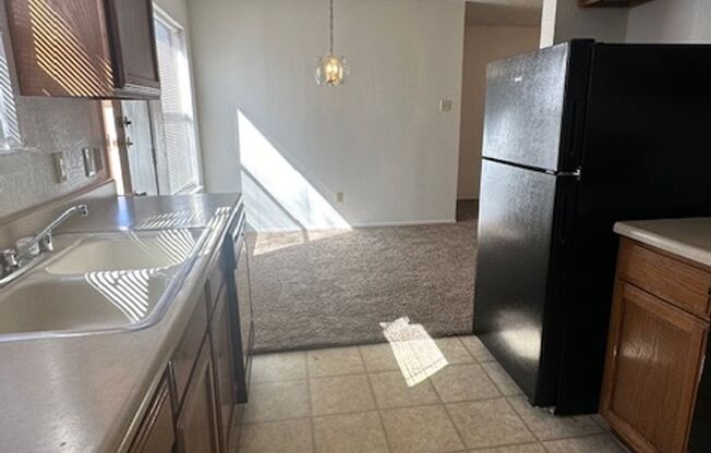 2 beds, 2 baths, 925 sqft, $875, Unit 1108