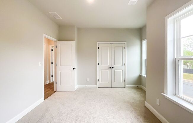 3 beds, 2.5 baths, $2,800