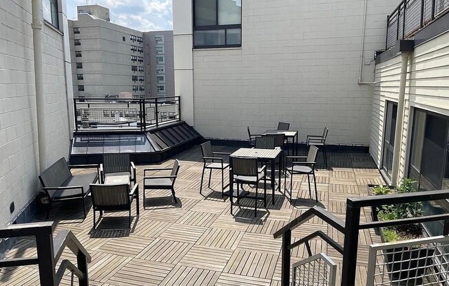 2 beds, 1.5 baths, 645 sqft, $3,775, Unit 617