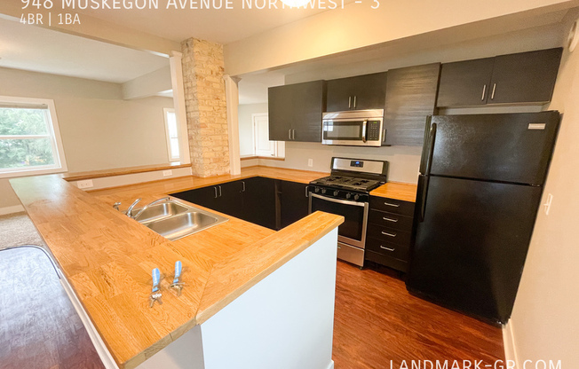 948 MUSKEGON AVE