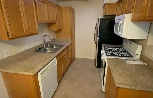 *HVCP CONSIDERED* N.W. CUTE UPGRADED CONDO!