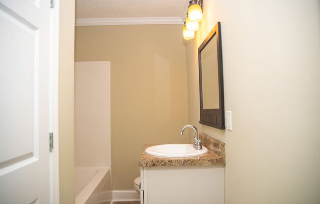 2 Bedroom/ 2 Bathroom Rental in HollyPond - lawn care included