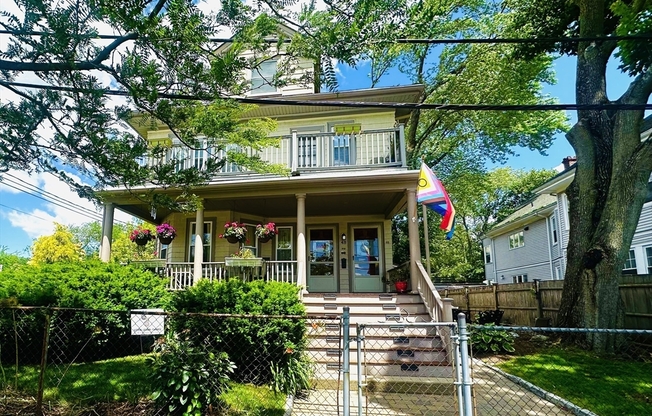 48 HANCOCK ST