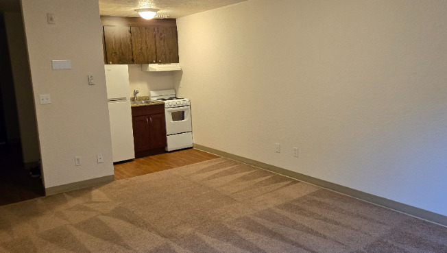 1625 S KENT DES MOINES RD