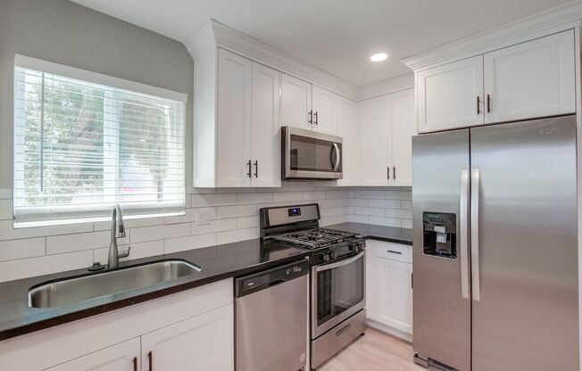 2 beds, 2 baths, 780 sqft, $3,095, Unit 4747