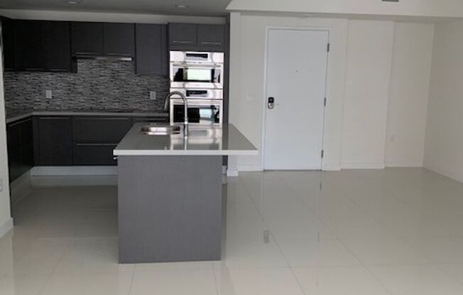 2 beds, 2 baths, $2,900, Unit 1-405