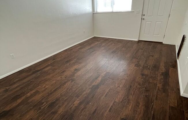 1 bed, 1 bath, 475 sqft, $975, Unit 8