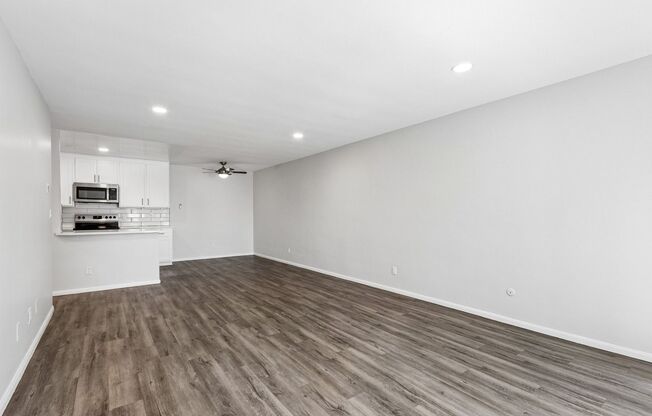 1 bed, 1 bath, 695 sqft, $1,798, Unit 402