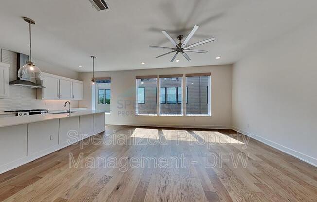 129 E OSCAR DR