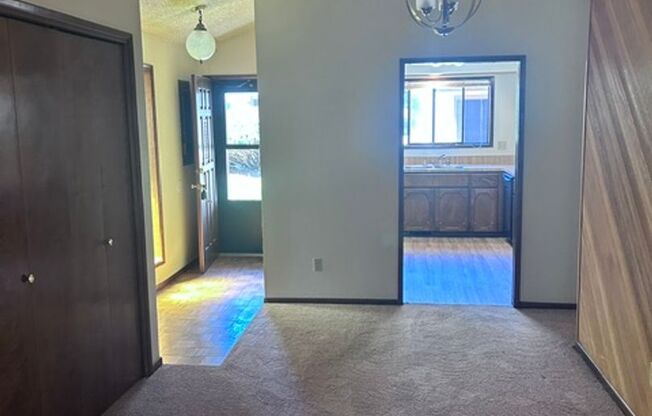 Groovy Townhouse-55+ in Hazel Dell