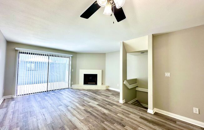 FOR RENT: 2Bd/1.5Ba Upgraded Townhome In The Highly Desirable Community Spindrift Del Mar.