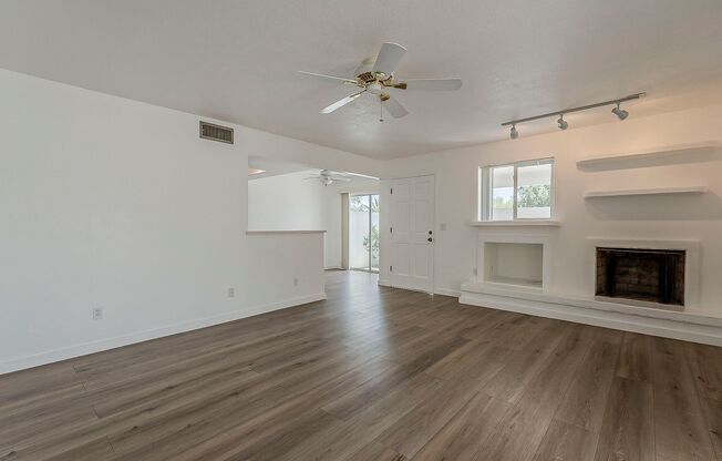 Light, Bright, and Move‑In Ready in Moon Valley!