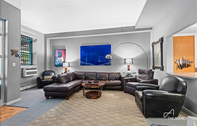 130 BRADHURST AVE