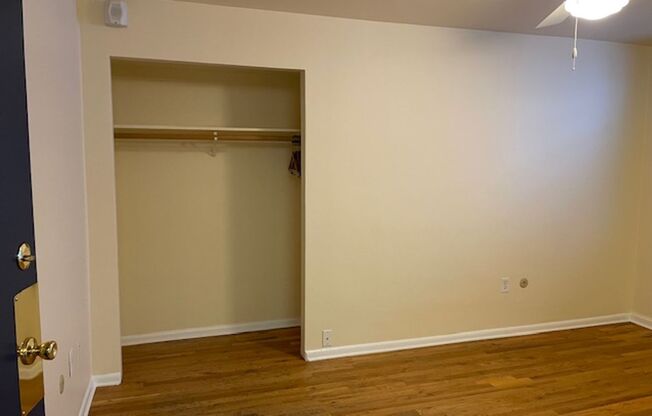 Studio, 1 bath, 275 sqft, $915, Unit 518