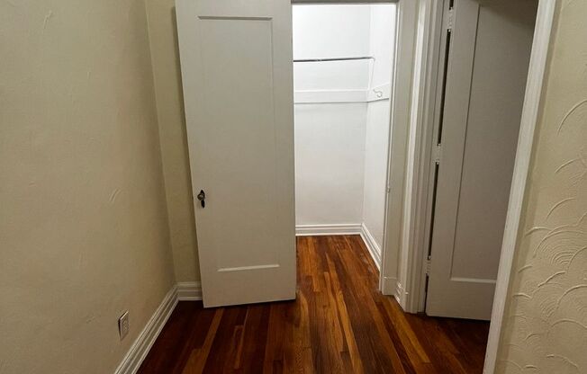 Studio, 1 bath, 294 sqft, $1,245, Unit New King Edward 2A4