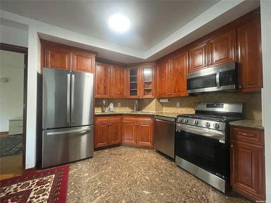 2 beds, 2 baths, $3,900, Unit 3D