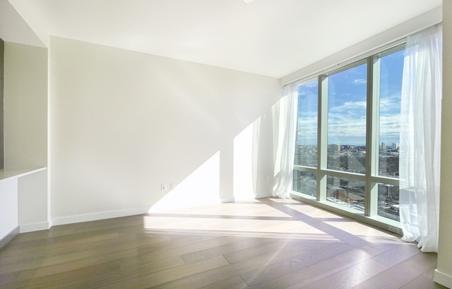 1 bed, 1 bath, 658 sqft, $5,000, Unit 21F