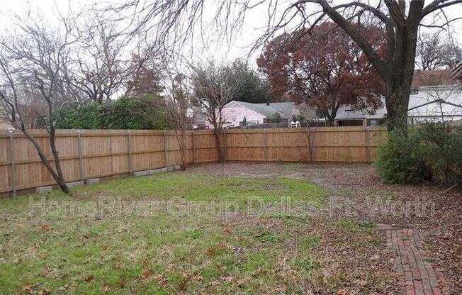 1102 CARRIAGEHOUSE LN