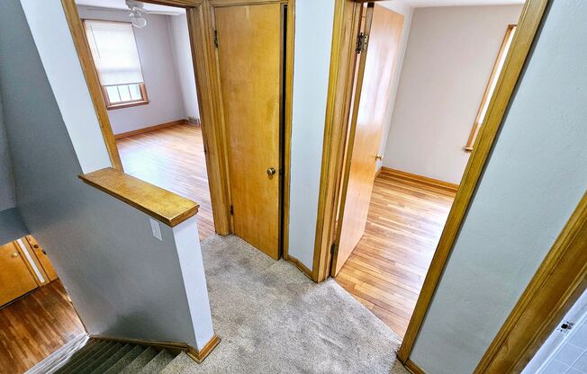 2 beds, 1 bath, $850, Unit 548 Arlington Ave Unit 2