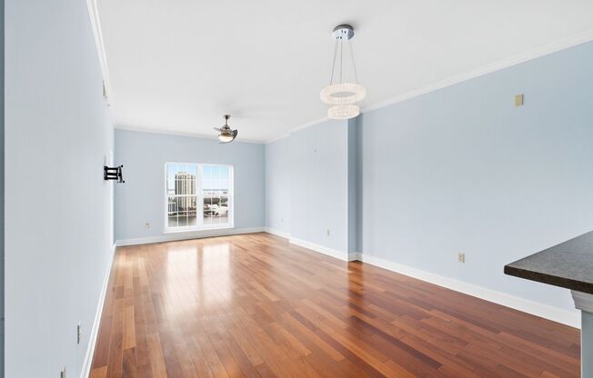 1 bed, 1 bath, 1,100 sqft, $2,495, Unit 400 E Bay Street #1810 (TP)