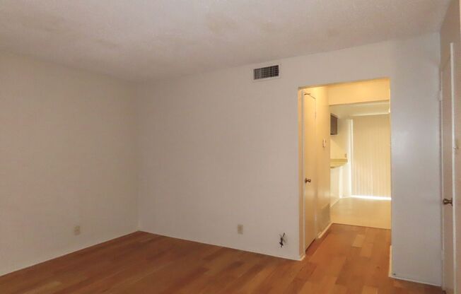 Two-Story 2 Bedroom, 1-1/2 Bath Apartment