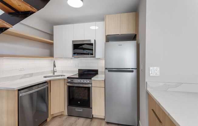 1 bed, 1.5 baths, 667 sqft, $2,400, Unit 8F