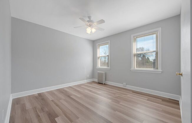 3 beds, 1 bath, 950 sqft, $1,295, Unit 619 Southcrest Drive #18