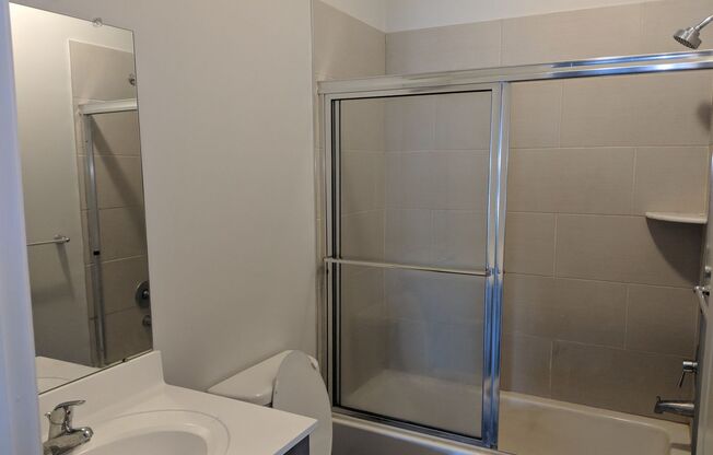 1 bed, 1.5 baths, 760 sqft, $2,000, Unit 222