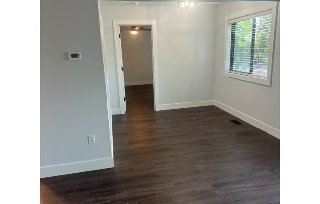 1280 Dewey St 4