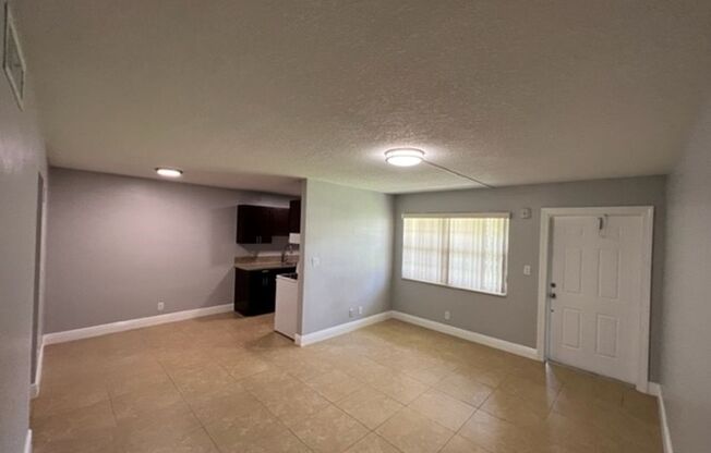 1 bed, 1 bath, $1,595, Unit 215