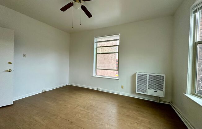 Studio, 1 bath, 450 sqft, $1,450, Unit 318