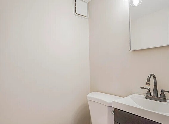 19 TREETZ PL