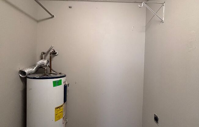 1 bed, 1 bath, 560 sqft, $685, Unit K75