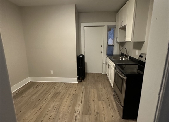 Studio, 1 bath, 800 sqft, $1,095, Unit 6