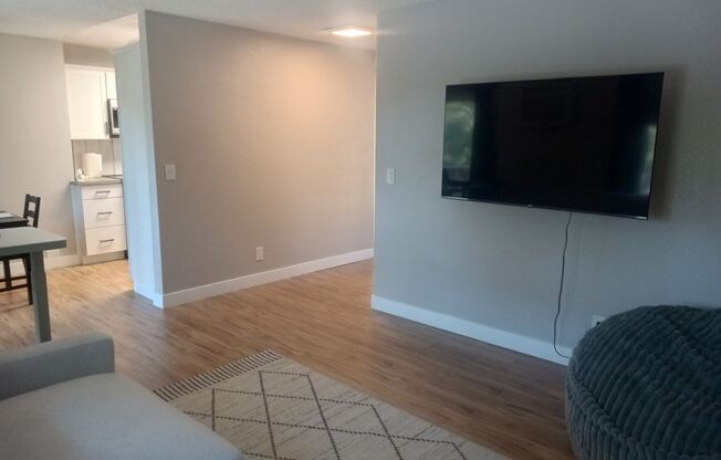 2 beds, 1 bath, $1,695