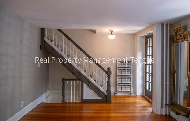 Beautiful Brownstone !