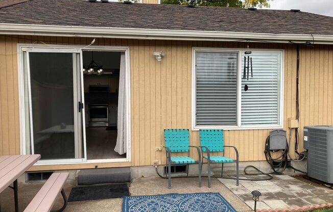 2 beds, 2 baths, $2,395