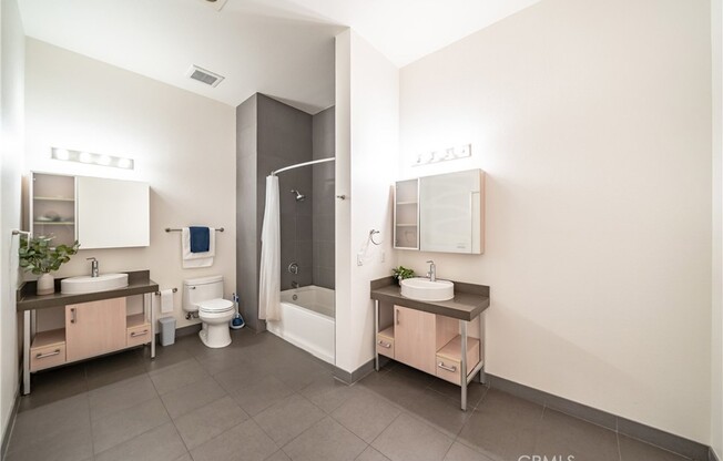 3 beds, 2 baths, 1,610 sqft, $8,000, Unit 612