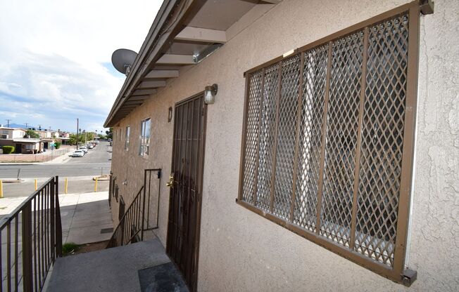 2 Bedroom Apt- Downtown -  NO PETS
