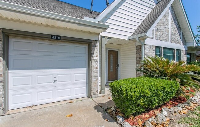Beautifully renovated 4 bedroom home in a great subdivision