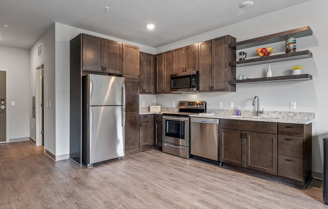 2 beds, 1 bath, 818 sqft, $2,300, Unit 212