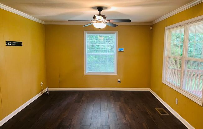Wow! 3 bedroom 2 bathroom, approx 1000 sqft, and minutes from the interstate. Must see!