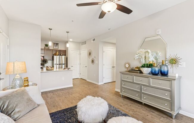 2 beds, 1 bath, 890 sqft, $1,635, Unit 753 - 201