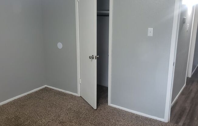 2 beds, 1 bath, 850 sqft, $775