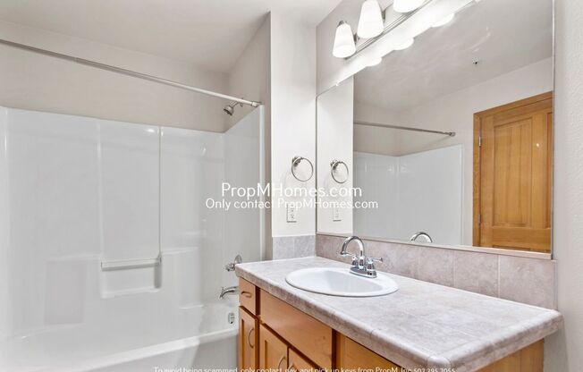 2 beds, 2 baths, $1,999, Unit 287 NE 3rd Street - 309