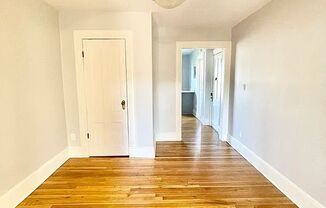 1 bed, 1 bath, $3,000, Unit 2